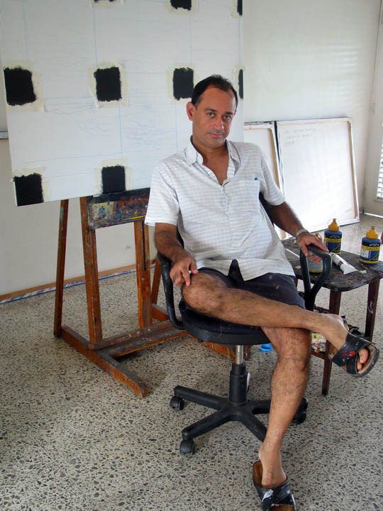 Enriquillo Amiama artist at his studio Enriquillo Amiama artist at his studio
